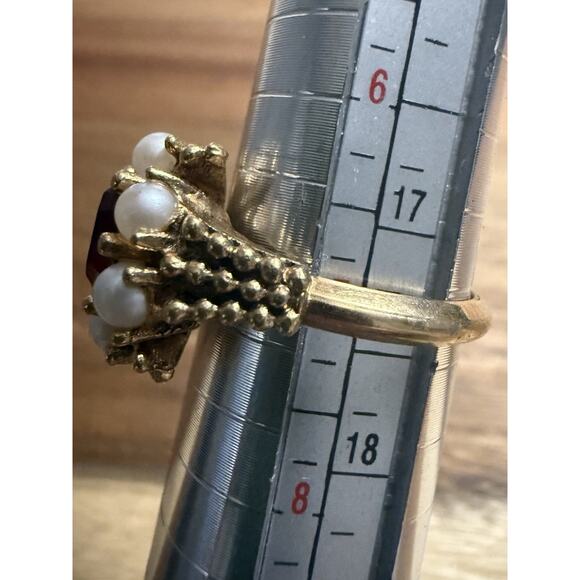 Avon Roseglow Ring with Rhinestone and Faux Pearls, Size 7, ca. 1973 - Picture 8 of 9